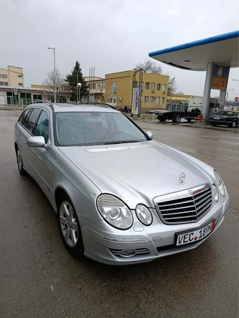 Mercedes-Benz E 220 avantgarde EVO, снимка 3 - Автомобили и джипове - 54359617