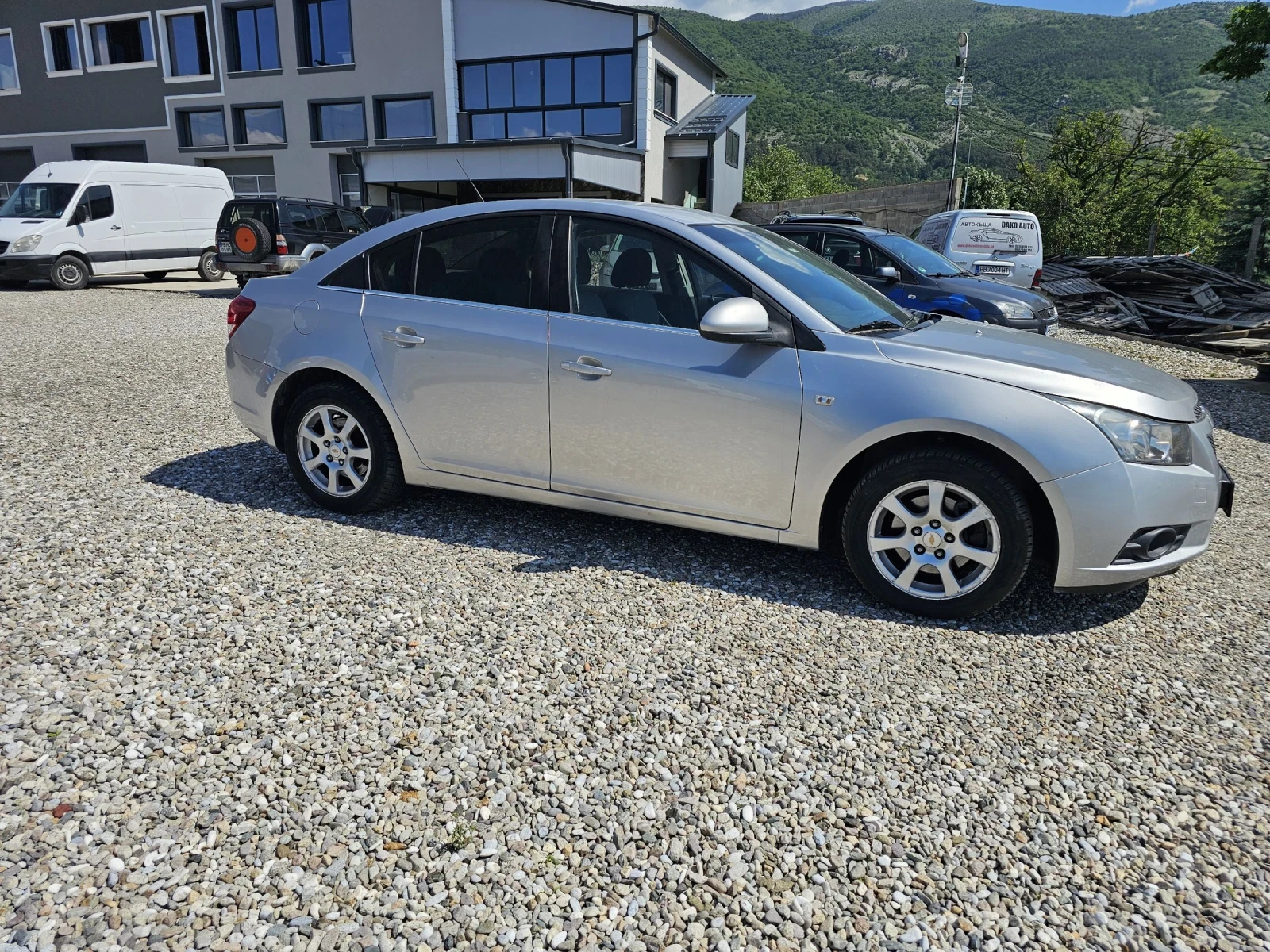 Chevrolet Cruze Sedan - изображение 7