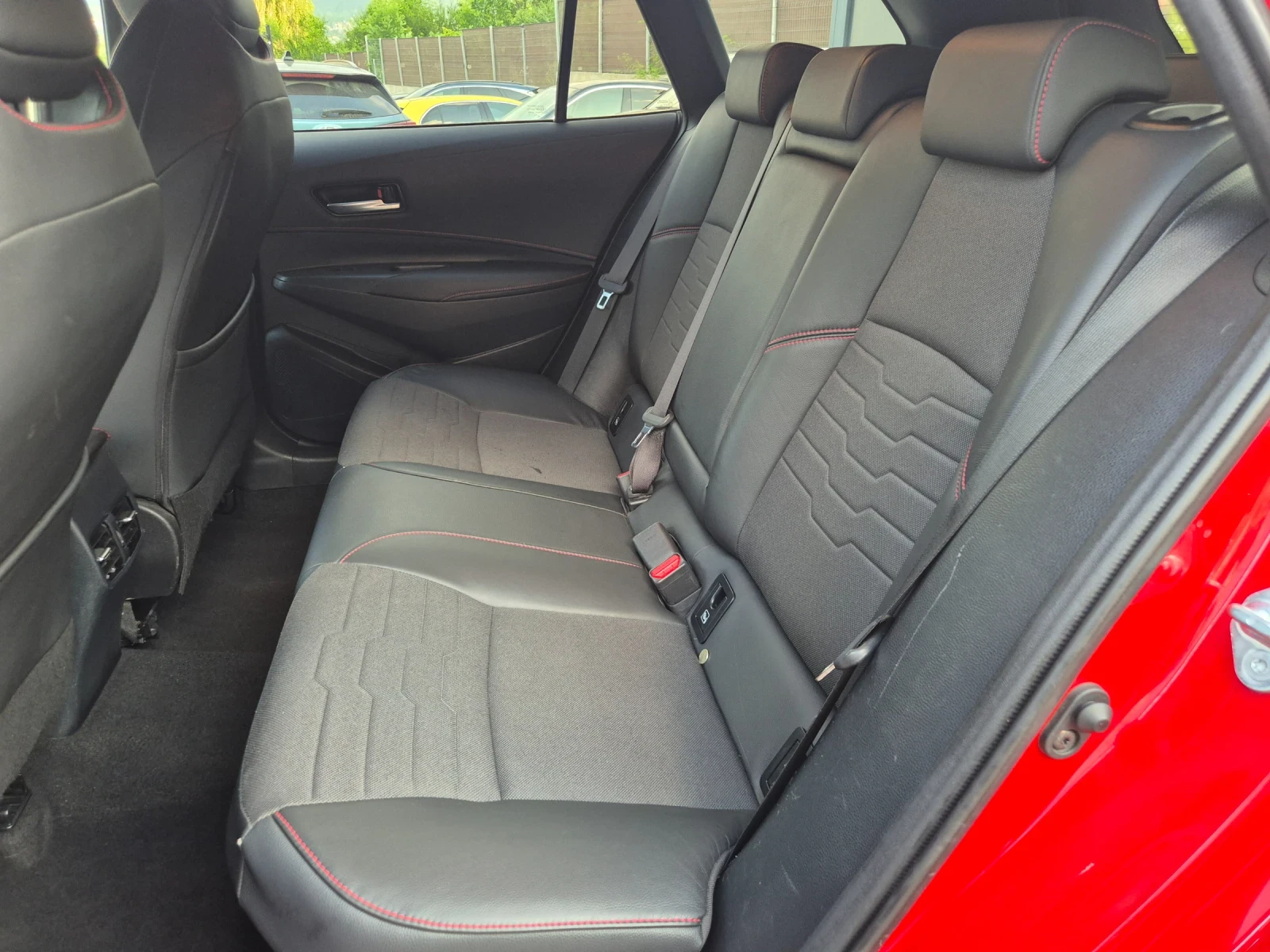 Toyota Corolla Touring sports Executive  - изображение 8