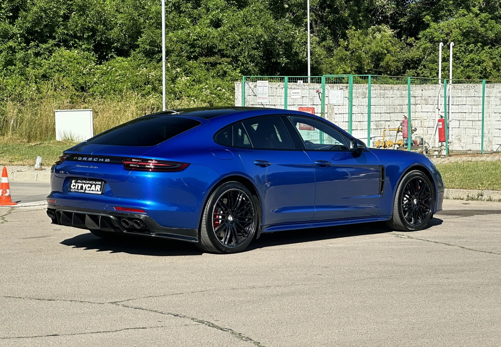 Porsche Panamera TURBO/SPORT DESIGN/CARBON/BOSE/MATRIX/360/PANO/21 - изображение 6