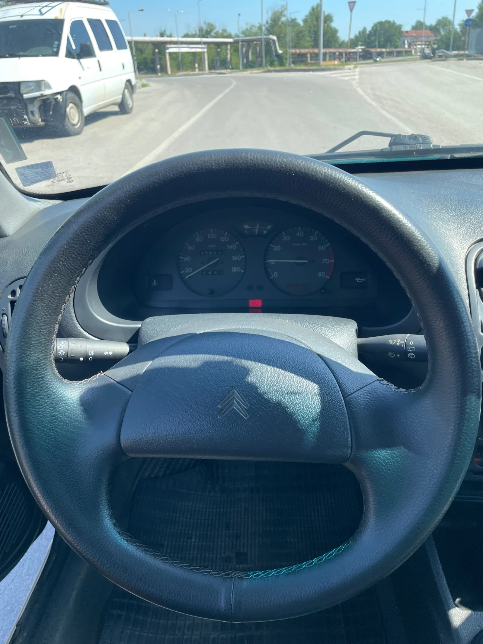 Citroen Saxo 1.1 КЛИМА, ЕЛ.СТЪКЛА, БЕЗ РЪЖДИ, ЗАСТРАХ.+ ВИНЕТКА - изображение 10