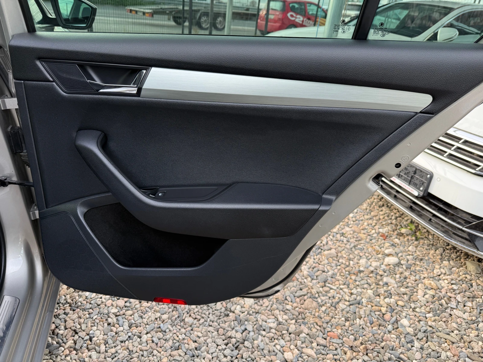 Skoda Superb 2.0 tdi | Mobile.bg � ����������� 12