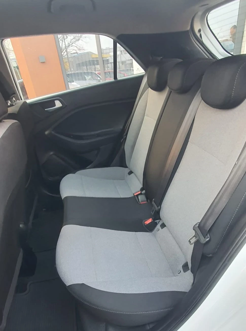 Hyundai I20 1.4 CRDI STYLE Face-lift, снимка 10 - Автомобили и джипове - 53877534