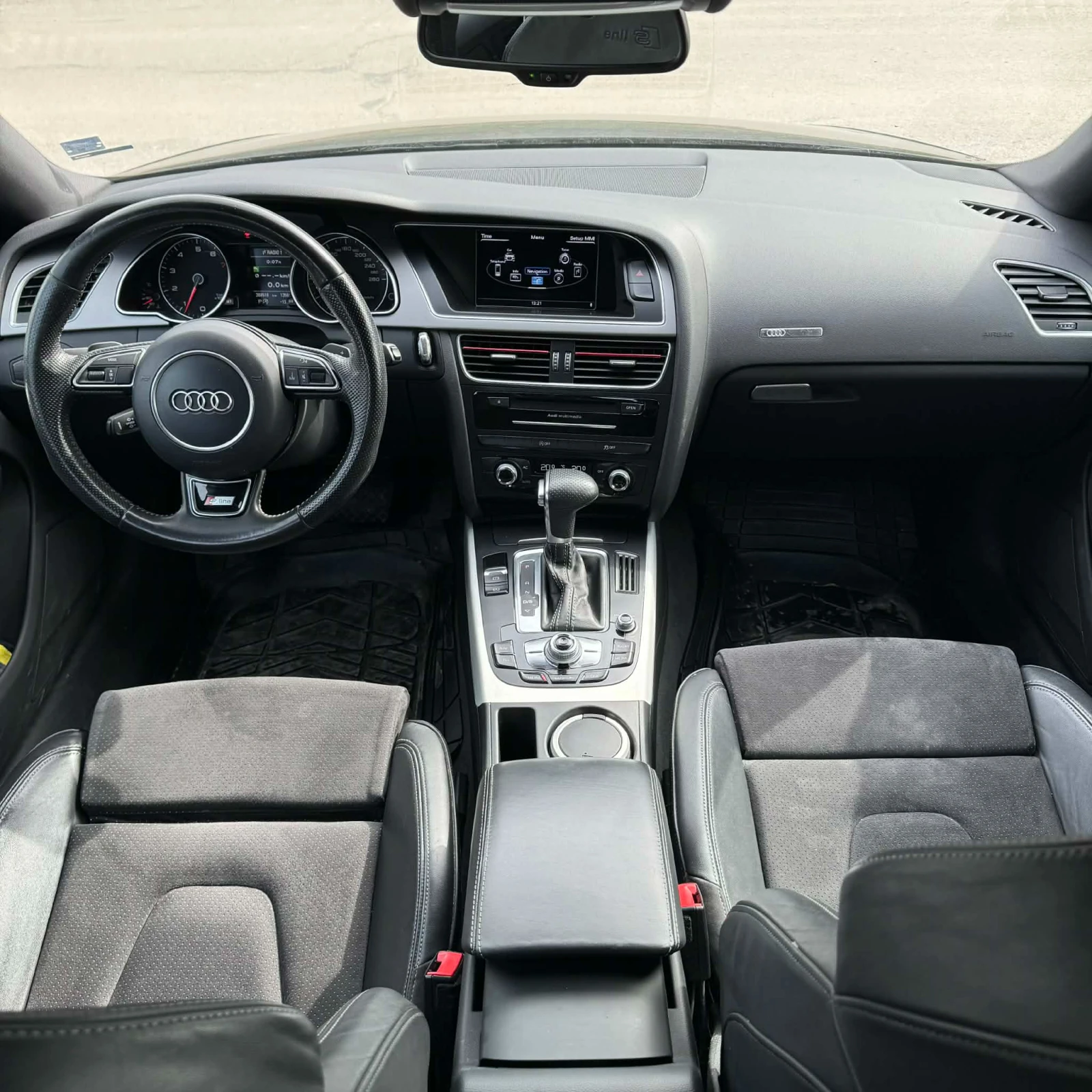 Audi A5 1.8 TFSI / S-LINE, снимка 11 - Автомобили и джипове - 54101470