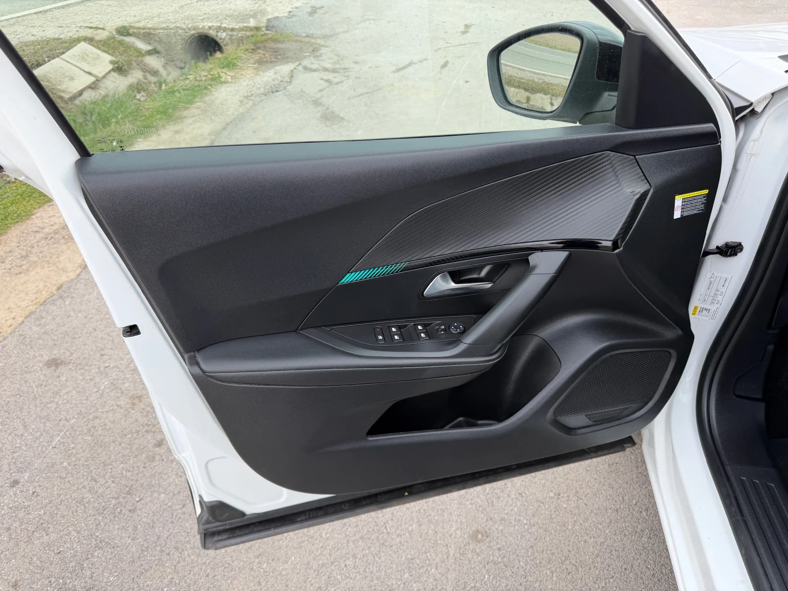 Peugeot 2008 1.5 BlueHDI ALLURE, снимка 11 - Автомобили и джипове - 54333498