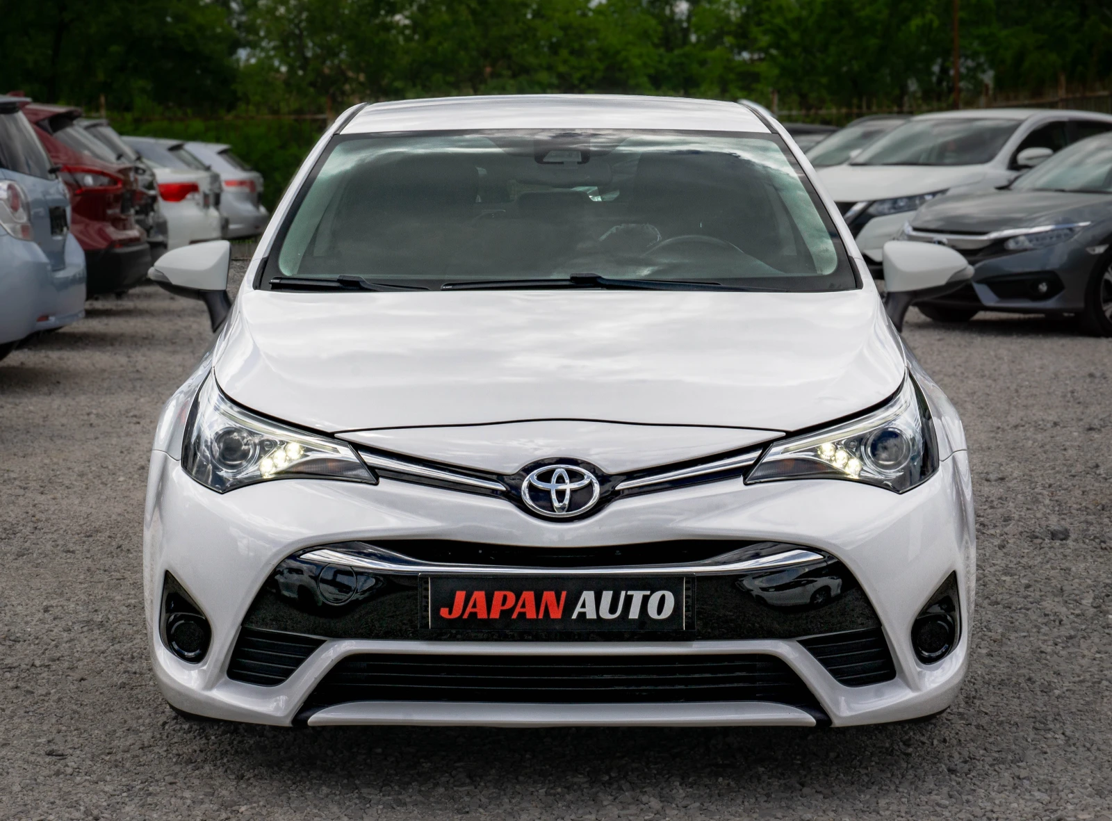 Toyota Avensis 1.6 бензин | ТОП!!! С ГАРАНЦИЯ!, снимка 2 - Автомобили и джипове - 54524416