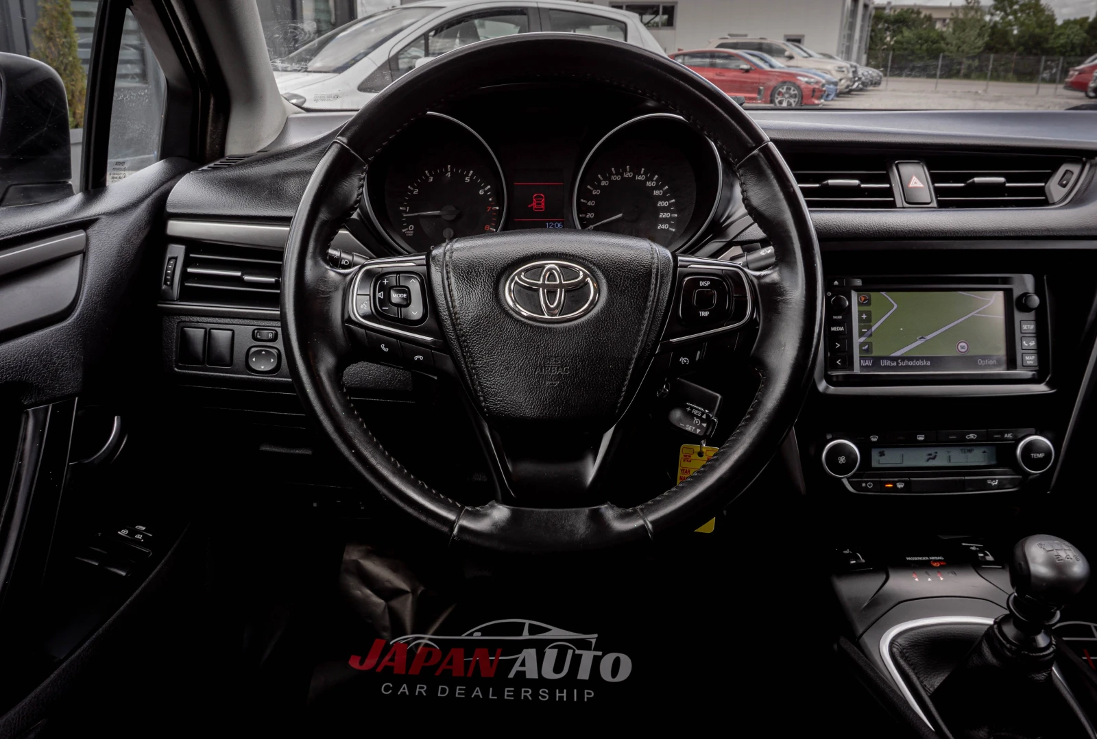 Toyota Avensis 1.6 бензин | ТОП!!! С ГАРАНЦИЯ!, снимка 9 - Автомобили и джипове - 54524416