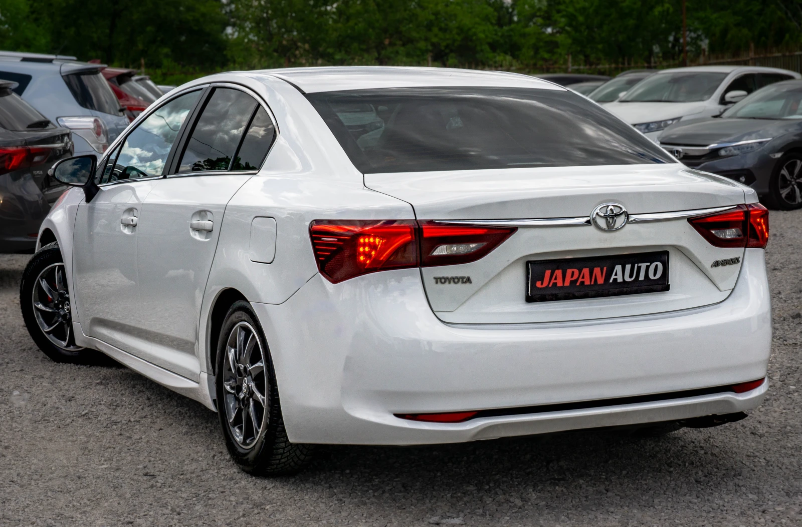 Toyota Avensis 1.6 бензин | ТОП!!! С ГАРАНЦИЯ!, снимка 6 - Автомобили и джипове - 54524416