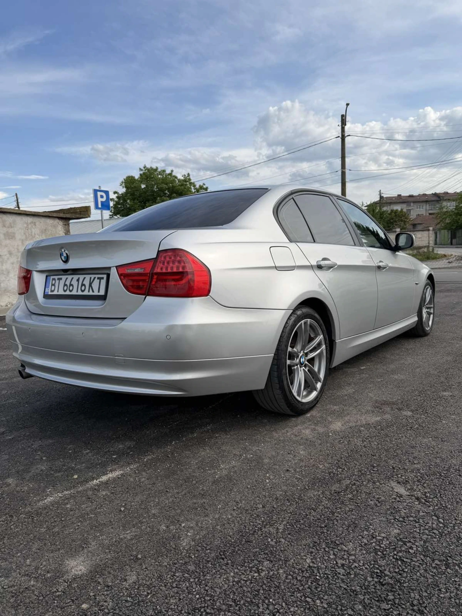 BMW 318 facelift, снимка 4 - Автомобили и джипове - 54575259