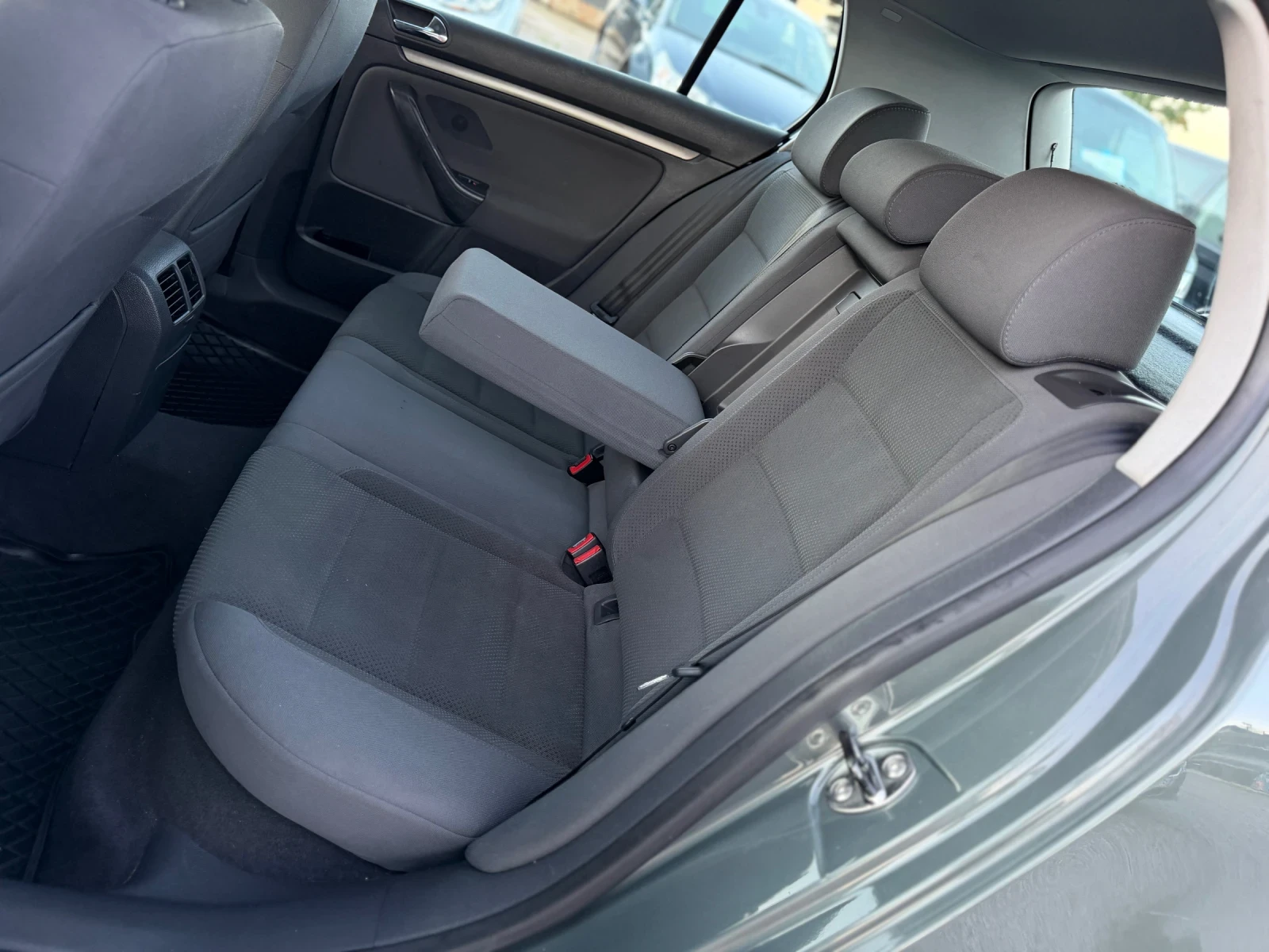 VW Golf 1.9TDI 105кс КЛИМАТРОНИК ПОДГРЕВ, снимка 12 - Автомобили и джипове - 54687414