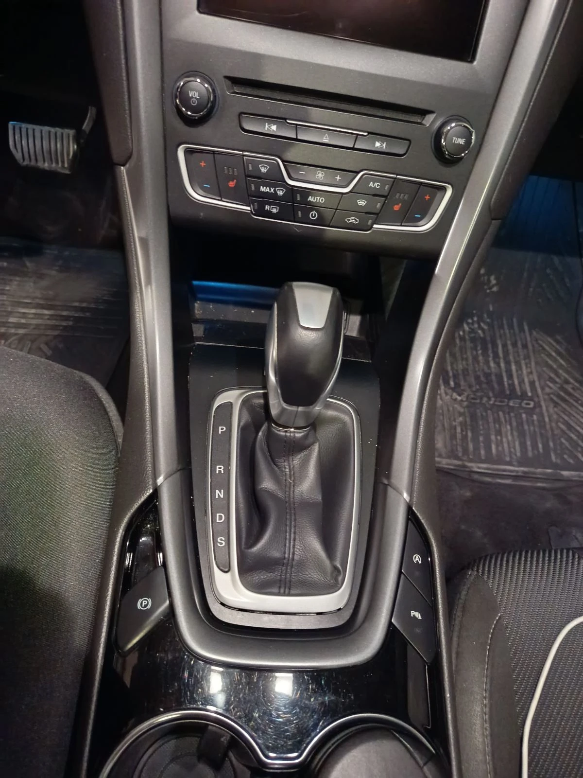 Ford Mondeo 2.0 Diesel 4x4 KEY LESS, снимка 5 - Автомобили и джипове - 54947297