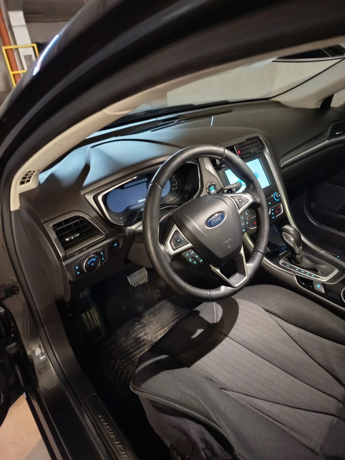 Ford Mondeo 2.0 Diesel 4x4 KEY LESS, снимка 4 - Автомобили и джипове - 54947297