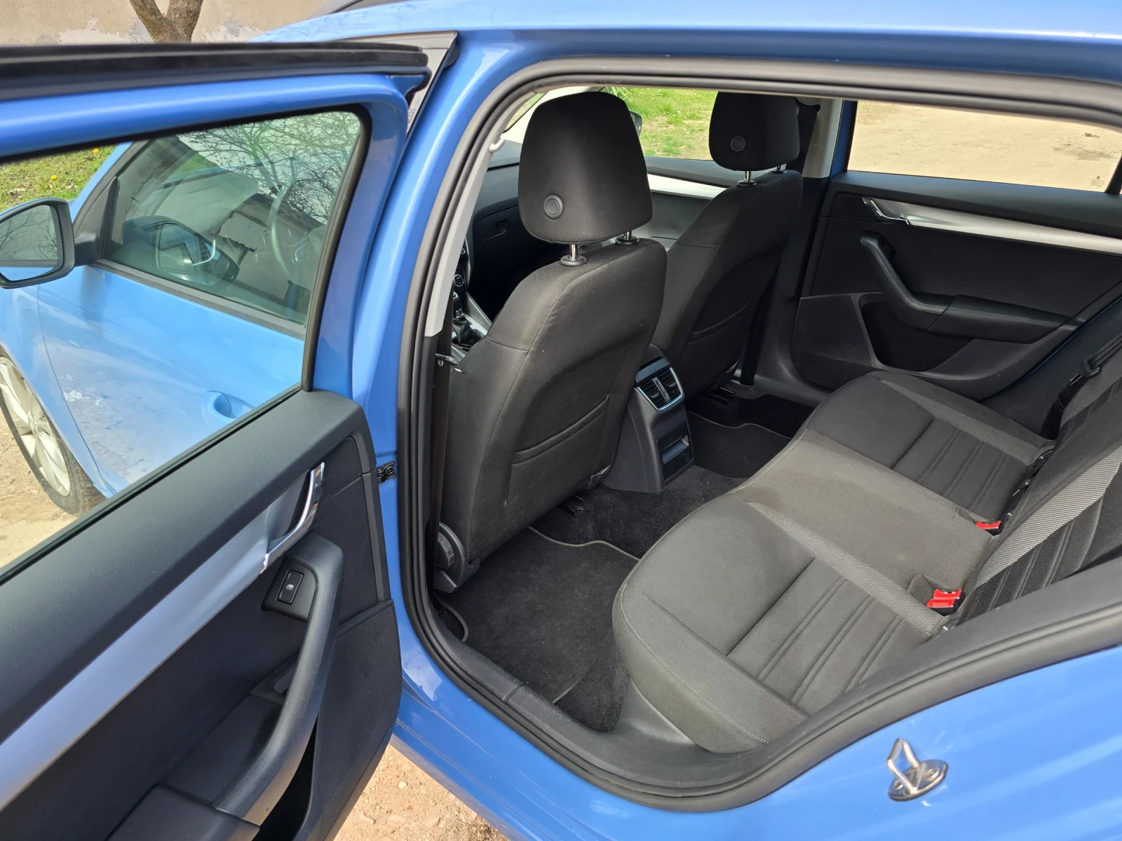 Skoda Octavia 2.0 TDI, снимка 8 - Автомобили и джипове - 55187061