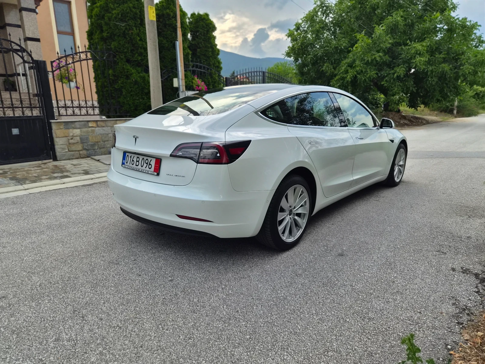 Tesla Model 3 20г./Long Range/Dual Motor , снимка 4 - Автомобили и джипове - 55148145