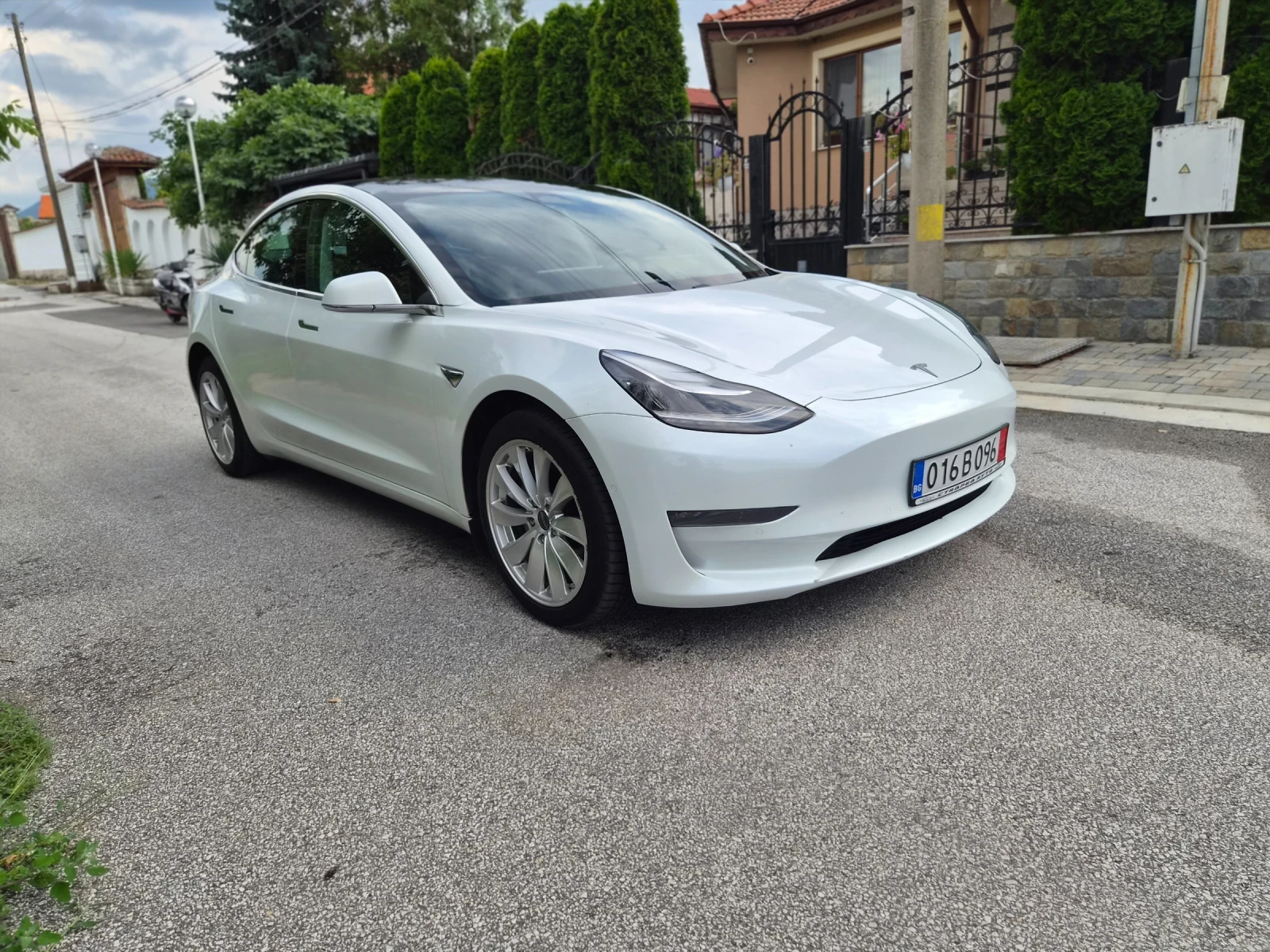 Tesla Model 3 20г./Long Range/Dual Motor , снимка 2 - Автомобили и джипове - 55148145