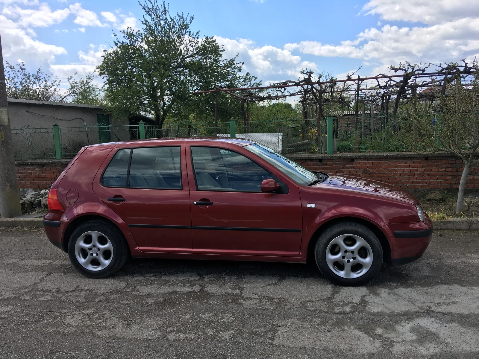 VW Golf 1.6 SR AUTOMATIC, снимка 2 - Автомобили и джипове - 55966153