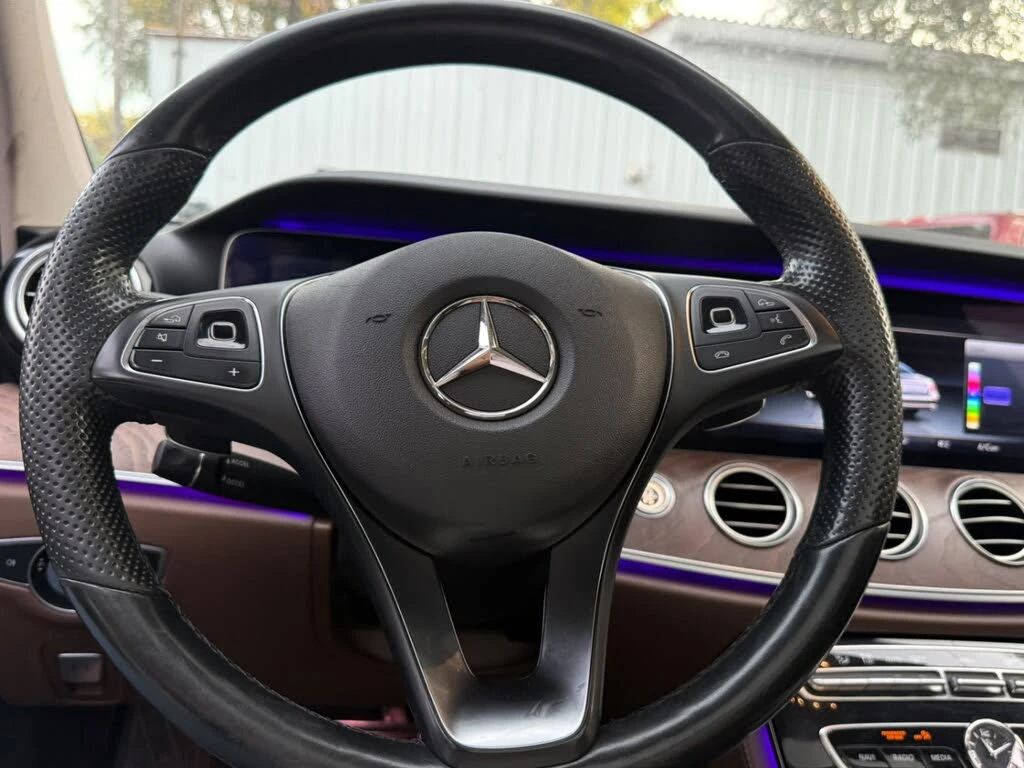 Mercedes-Benz E 300 2.0 4MATIC , снимка 4 - Автомобили и джипове - 56073786