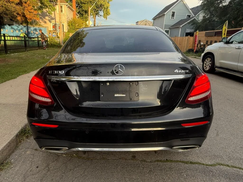 Mercedes-Benz E 300 2.0 4MATIC , снимка 15 - Автомобили и джипове - 56073786