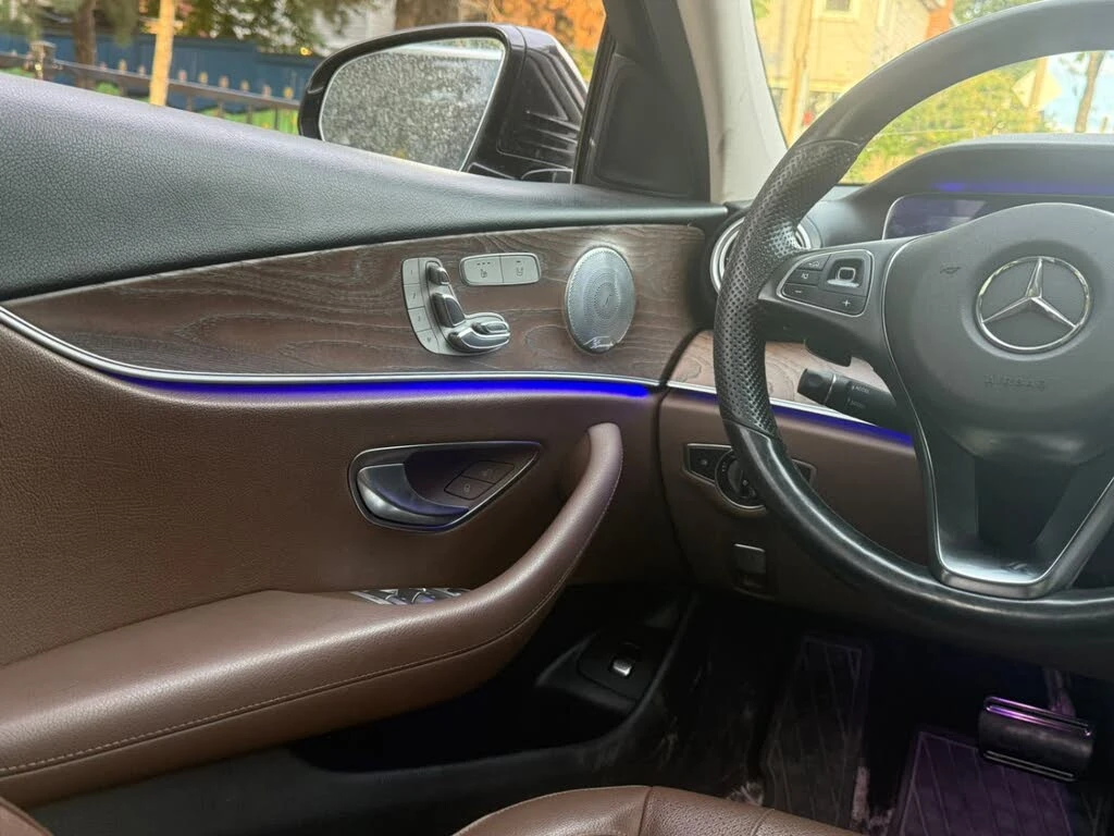 Mercedes-Benz E 300 2.0 4MATIC , снимка 11 - Автомобили и джипове - 56073786