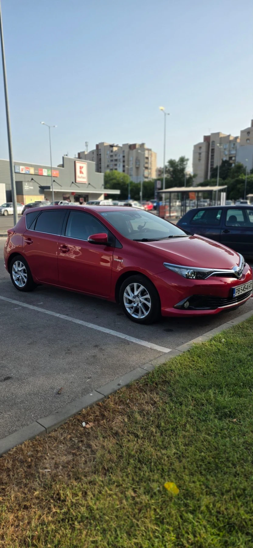 Toyota Auris, снимка 2 - Автомобили и джипове - 56250881