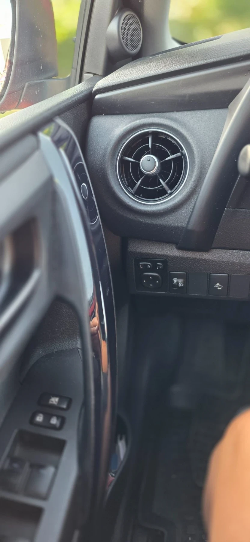 Toyota Auris, снимка 10 - Автомобили и джипове - 56250881