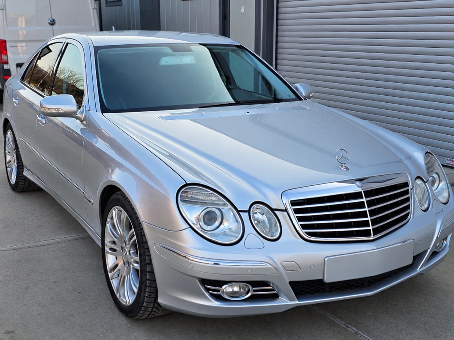 Mercedes-Benz E 200, снимка 2 - Автомобили и джипове - 56327585
