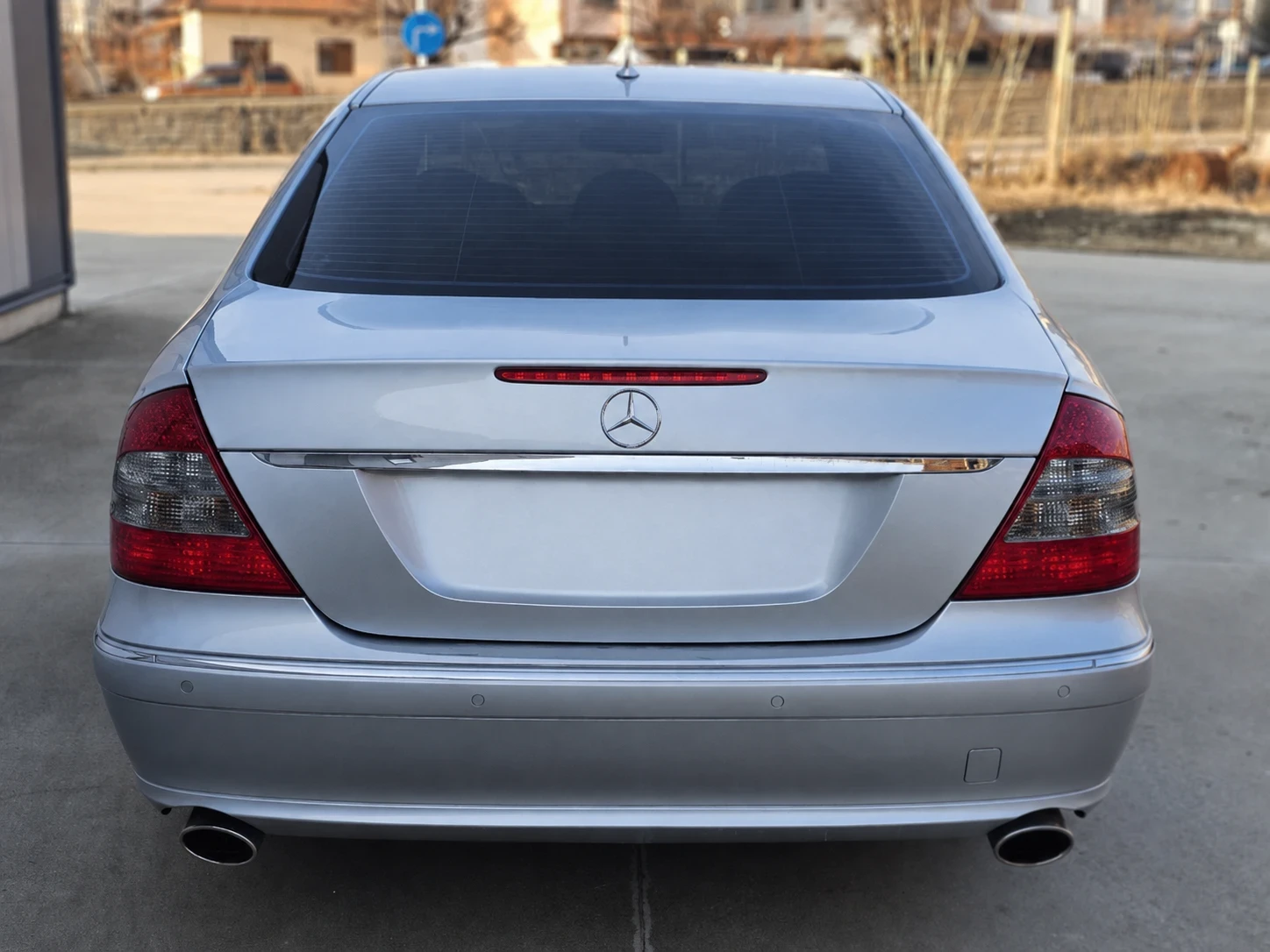 Mercedes-Benz E 200, снимка 6 - Автомобили и джипове - 56327585
