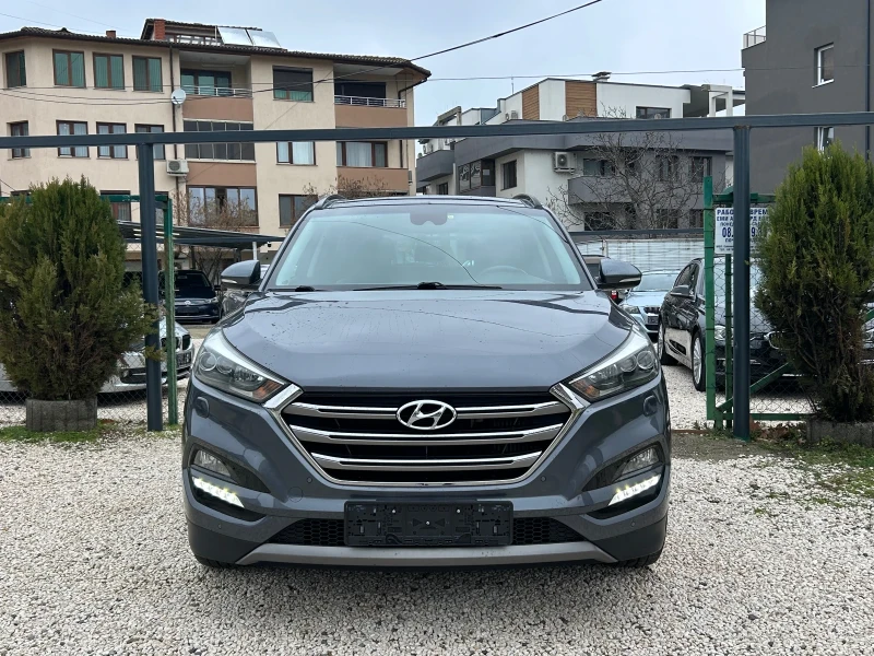 Hyundai Tucson 2.0 CRDI AUTOMAT 4X4, снимка 2 - Автомобили и джипове - 53432414