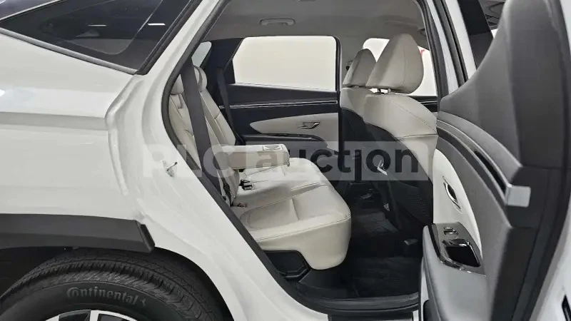 Hyundai Tucson ПОДГРЕВИ* ОБДУХВАНЕ* 360* BOSE , снимка 13 - Автомобили и джипове - 55434306