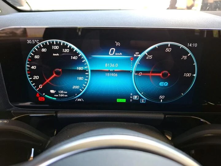 Mercedes-Benz EQA 250+ 67 kWh Кожа/ Амбиентно/ Виртуал, снимка 9 - Автомобили и джипове - 55645736