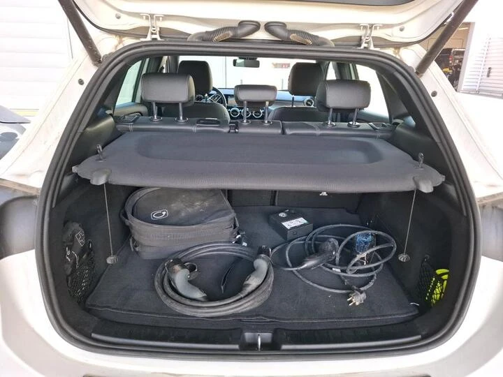 Mercedes-Benz EQA 250+ 67 kWh Кожа/ Амбиентно/ Виртуал, снимка 5 - Автомобили и джипове - 55645736
