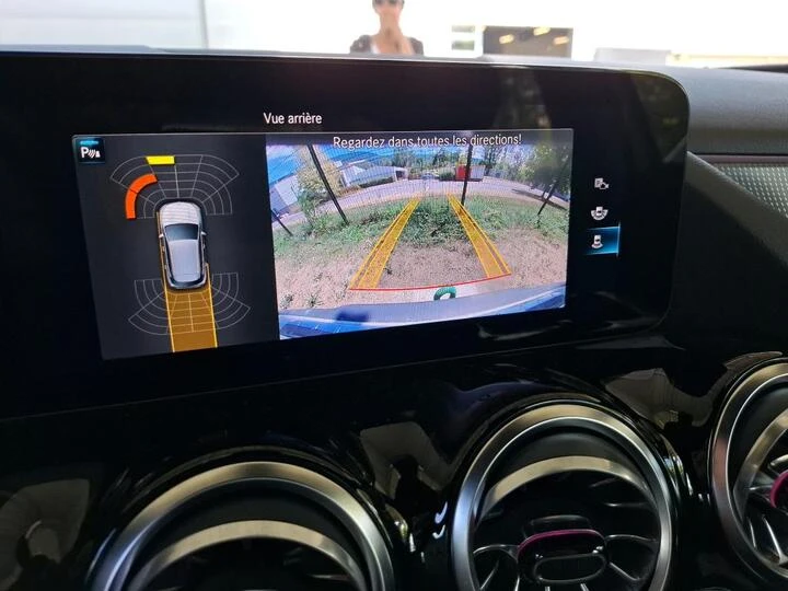 Mercedes-Benz EQA 250+ 67 kWh Кожа/ Амбиентно/ Виртуал, снимка 10 - Автомобили и джипове - 55645736