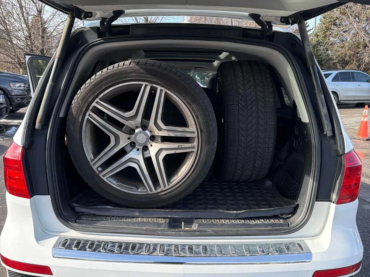 Mercedes-Benz GL 350 BlueTEC * CARFAX * HARMAN/KARDON * PANO, снимка 16 - Автомобили и джипове - 53714082