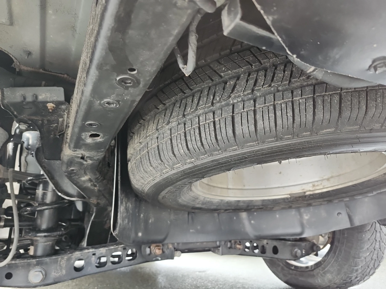 Jeep Grand Wagoneer SERIES II CARBIDE  * * CARFAX * * АВТО КРЕДИТ * * , снимка 15 - Автомобили и джипове - 54178184