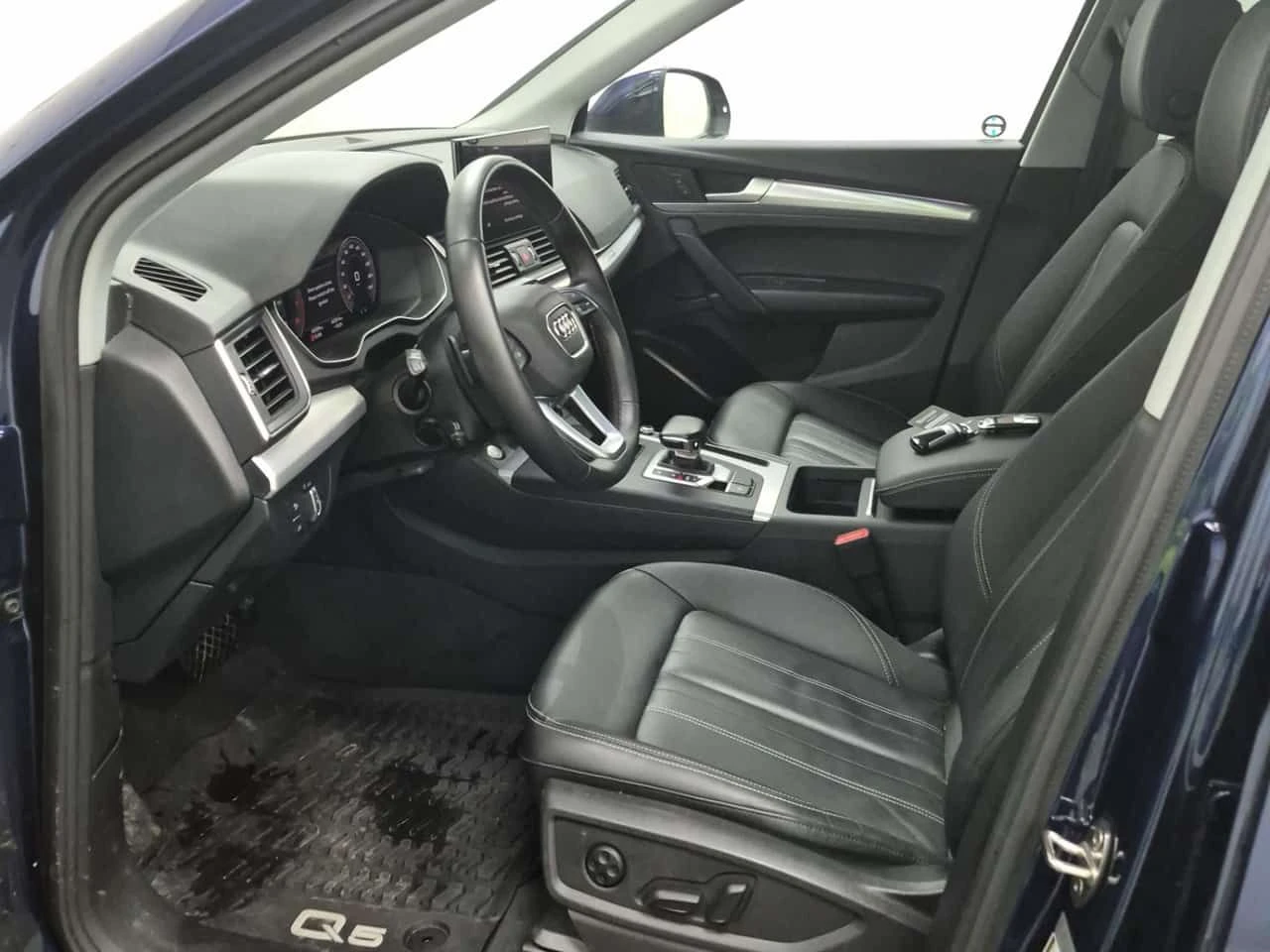 Audi Q5 PROGRESSIV| PANO| ПОДГРЕВИ| LANE ASSIST| 2 КЛЮЧА| , снимка 5 - Автомобили и джипове - 54454144