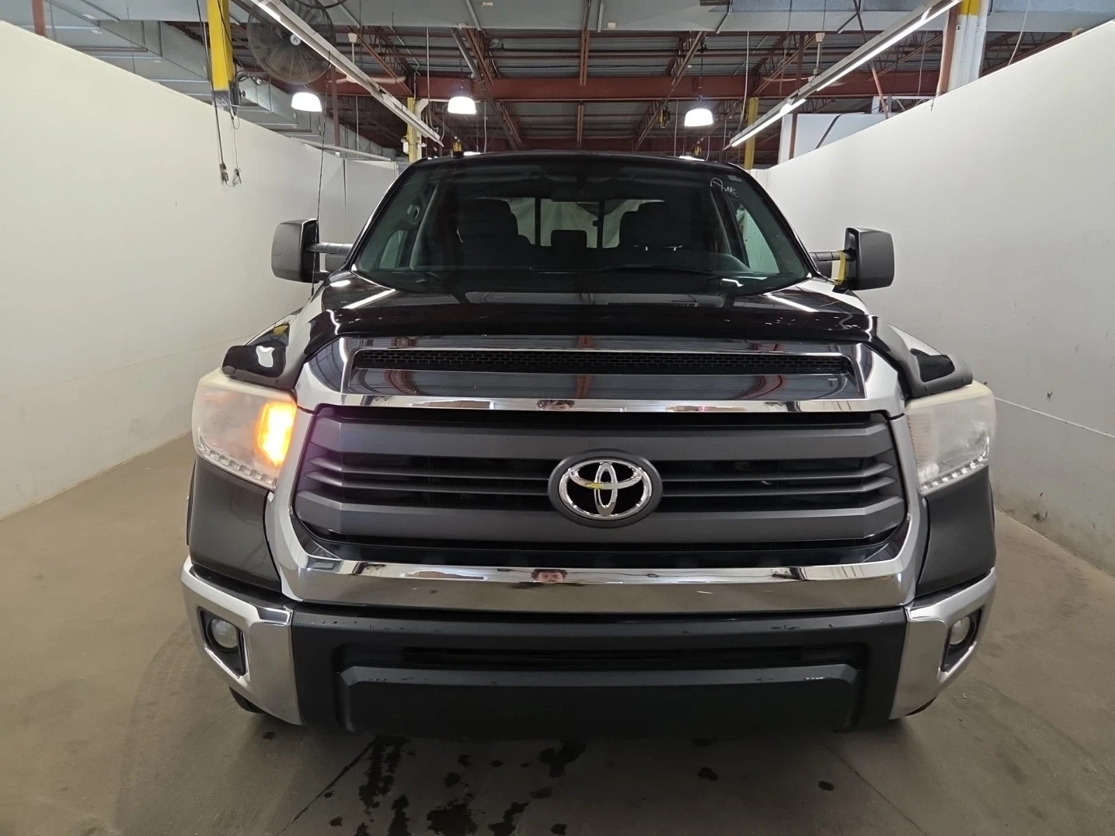 Toyota Tundra SR * CREW CAB STD BED * 4WD * 2015 * 5.7 V8 * , снимка 2 - Автомобили и джипове - 55500909