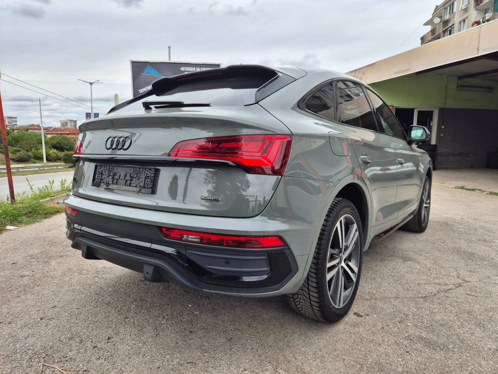 Audi Q5 40TDI* QUATTRO* S-LINE* DISTRONIC* CARPLAY* LED, снимка 4 - Автомобили и джипове - 55749397