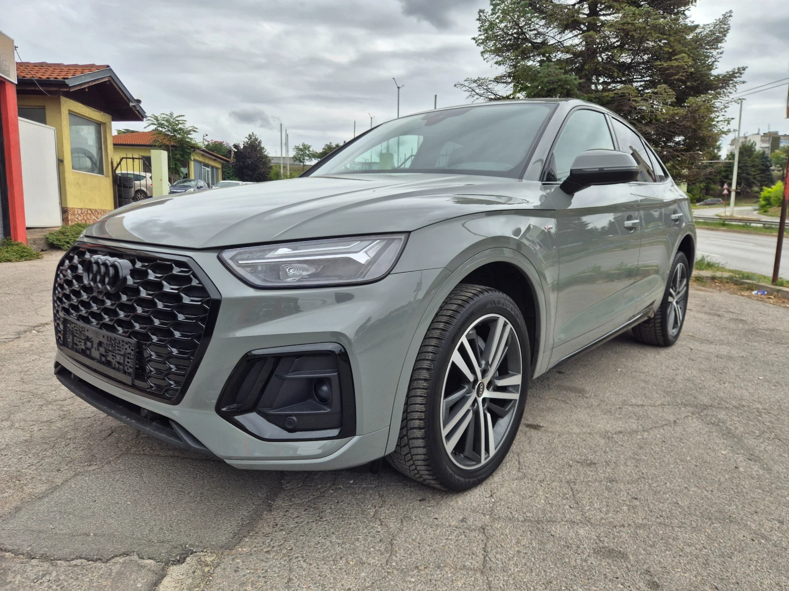 Audi Q5 40TDI* QUATTRO* S-LINE* DISTRONIC* CARPLAY* LED, снимка 2 - Автомобили и джипове - 55749397