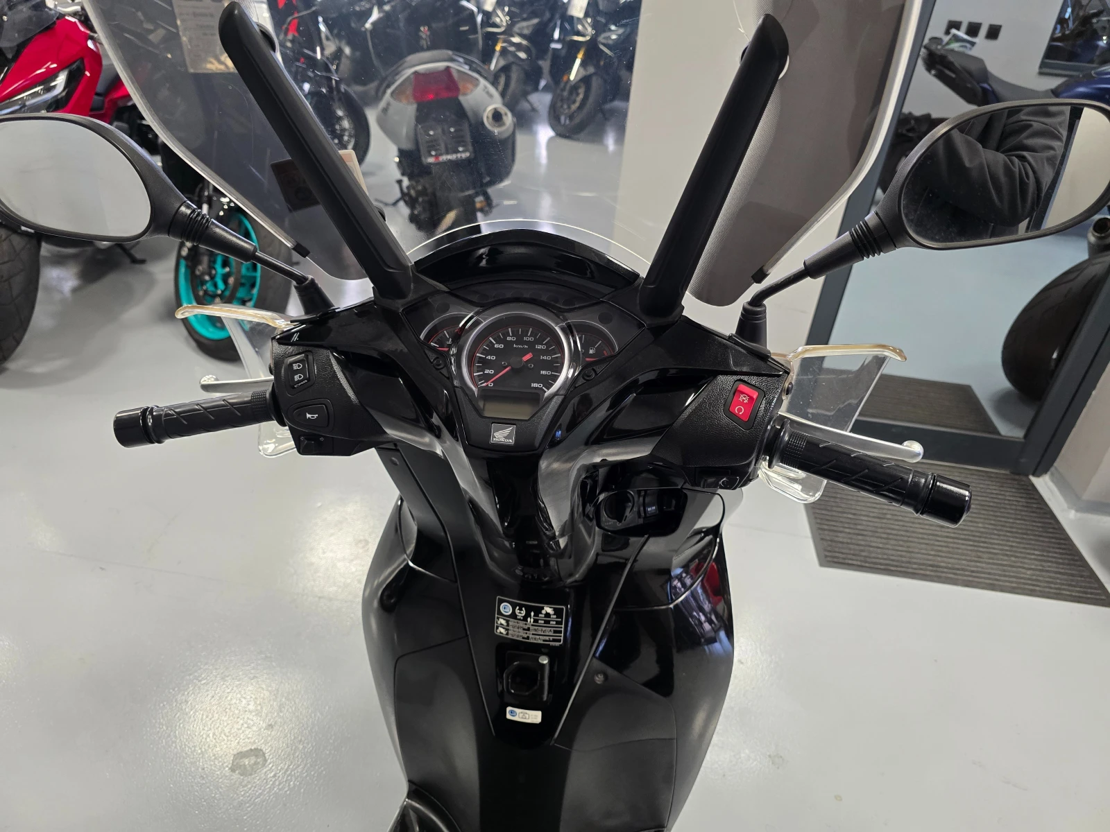 Honda Sh 300ie, ABS, Led, Keyless! - изображение 7