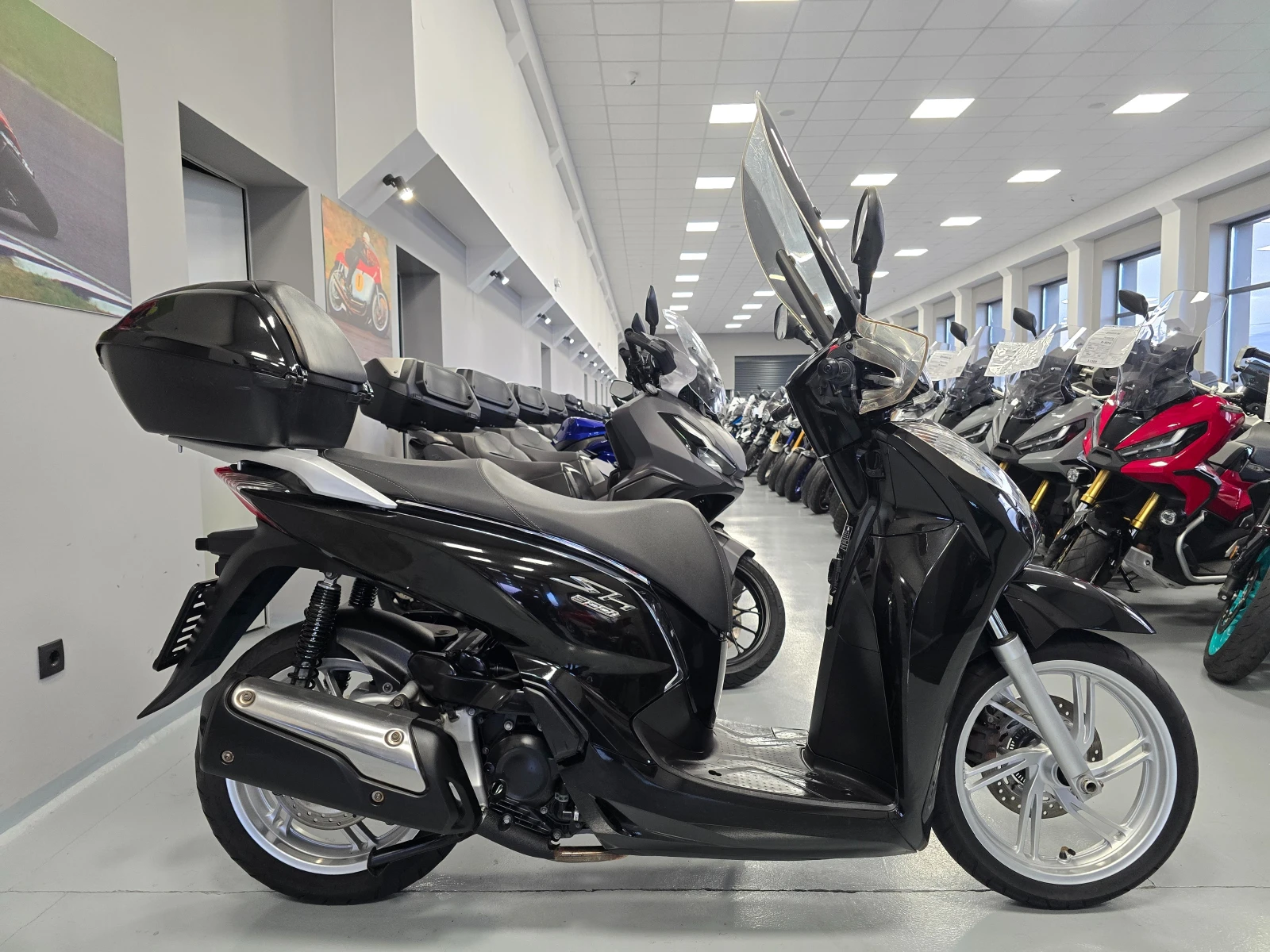 Honda Sh 300ie, ABS, Led, Keyless! - изображение 3