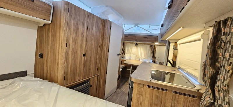 Каравана HYMER / ERIBA Touring, снимка 10 - Каравани и кемпери - 48258116