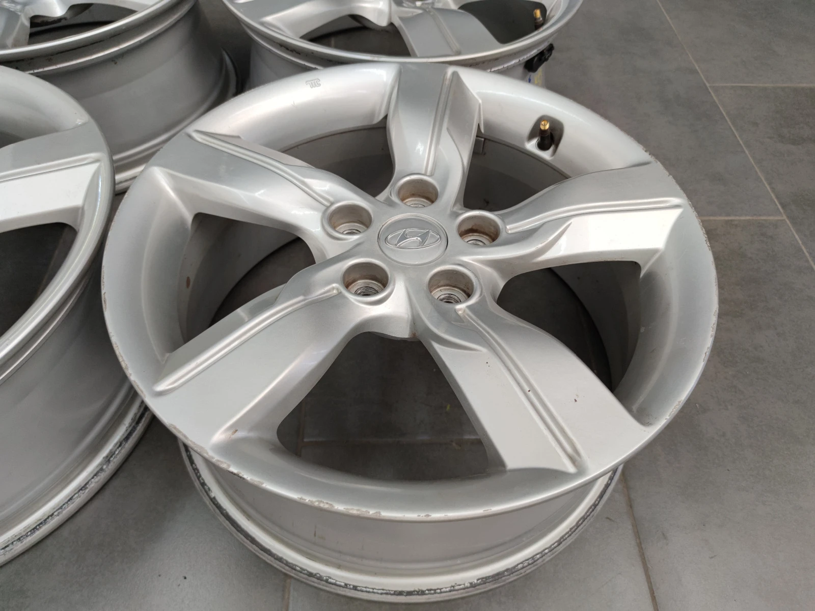   Hyundai | Mobile.bg   9