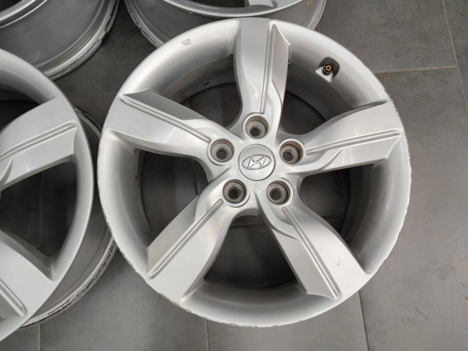   Hyundai | Mobile.bg   8