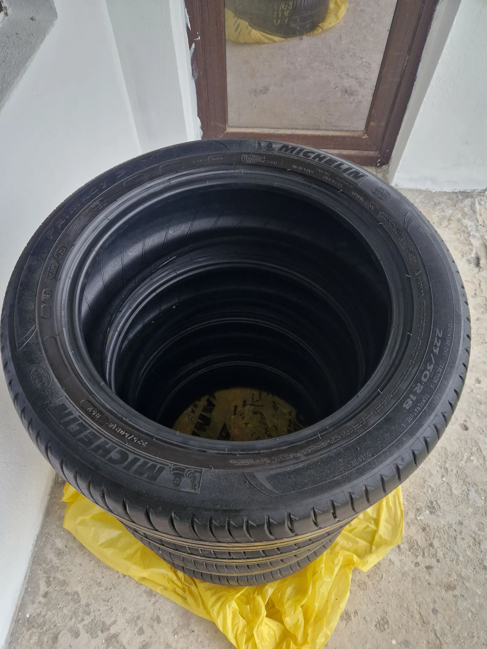 ���� 225/50R18 | Mobile.bg � ����������� 4
