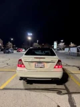 Mercedes-Benz E 63 AMG * 6.2L * CARFAX * ЦЕНА ДО БГ, снимка 4