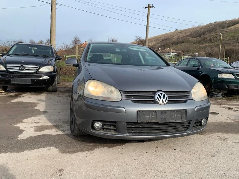 VW Golf 2.0 FSI, снимка 3 - Автомобили и джипове - 39353991