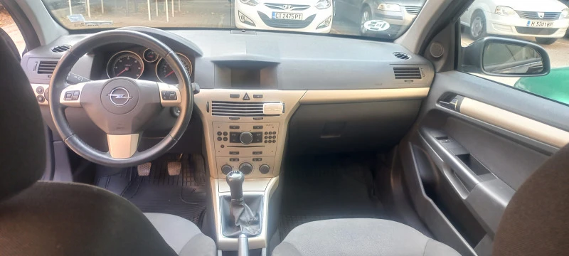 Opel Astra, снимка 13 - Автомобили и джипове - 46661353