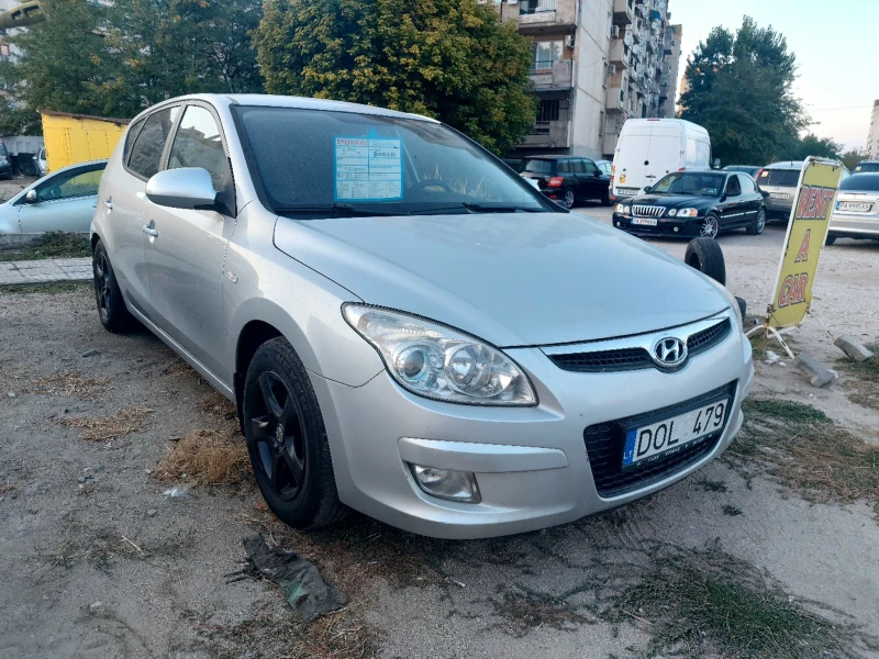 Hyundai I30 1.6 бензин Топ състояние , снимка 2 - Автомобили и джипове - 47948747