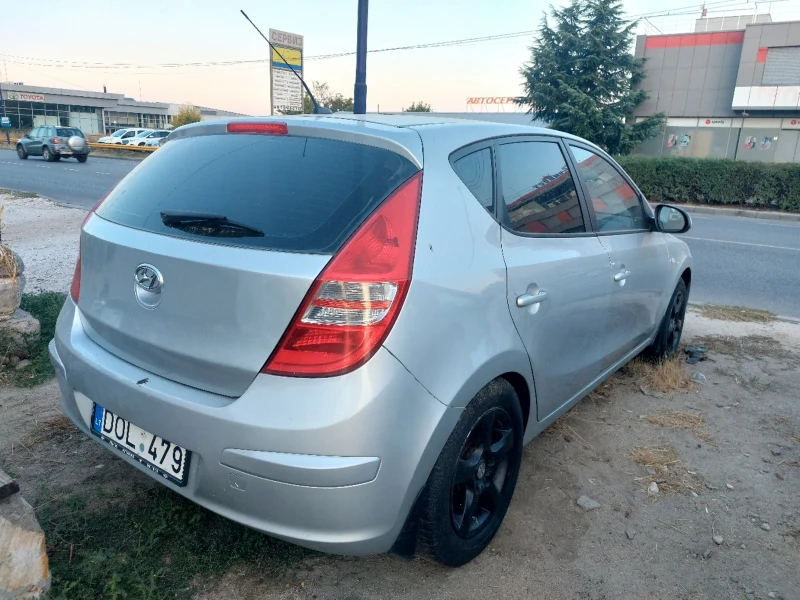 Hyundai I30 1.6 бензин Топ състояние , снимка 7 - Автомобили и джипове - 47948747