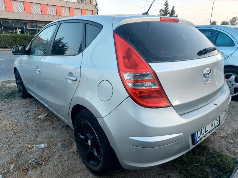 Hyundai I30 1.6 бензин Топ състояние , снимка 6 - Автомобили и джипове - 47948747